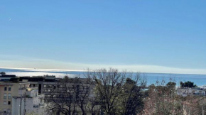 Appartement calme et propre avec vue sur la mer